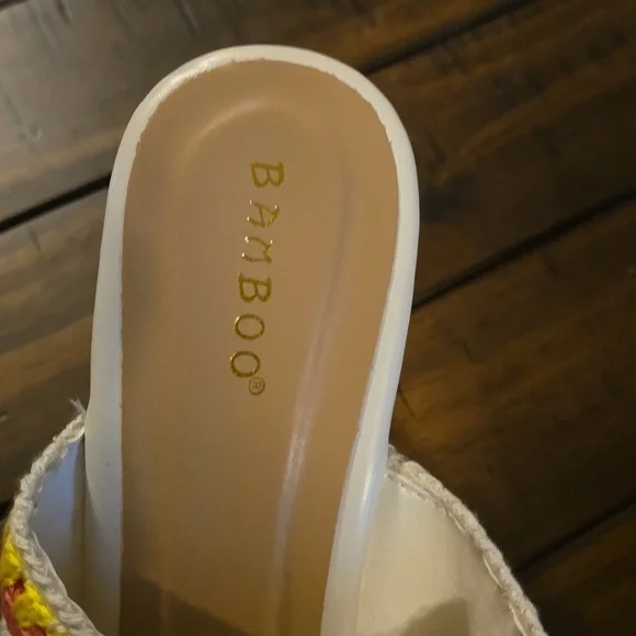 Bamboo Boho Crocheted Wedge Sandals Size 8 - Picture 2 of 9